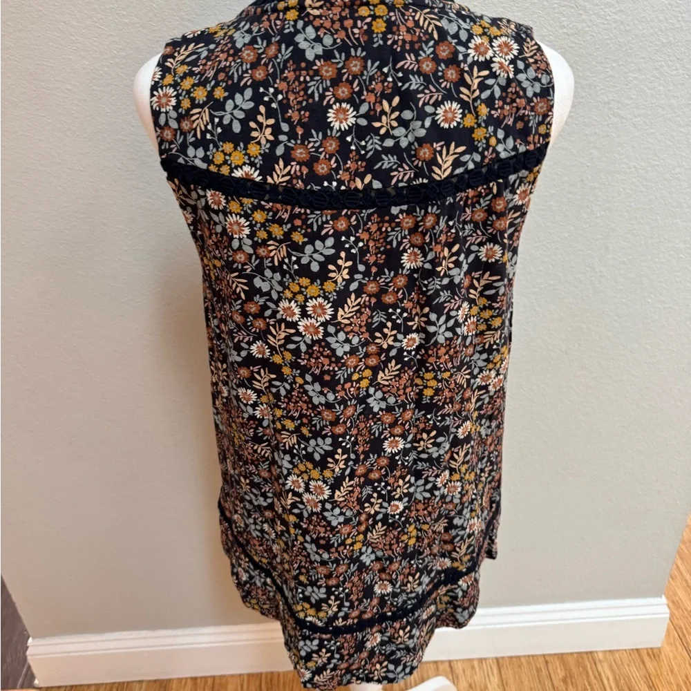 Lucky Brand Floral Sleeveless Blouse - navy  and Brown - Picture 3 of 7